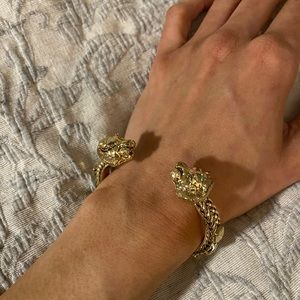 Old school bauble bar bracelet lion head cuff